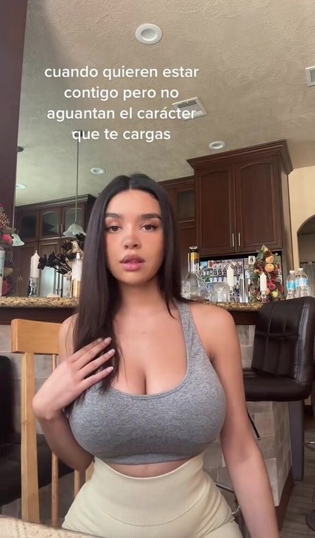 Photo nue de fuite OnlyFans de Erika Morfin