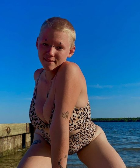 Photo nue de fuite OnlyFans de Woahphinn