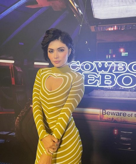 Daniella Pineda