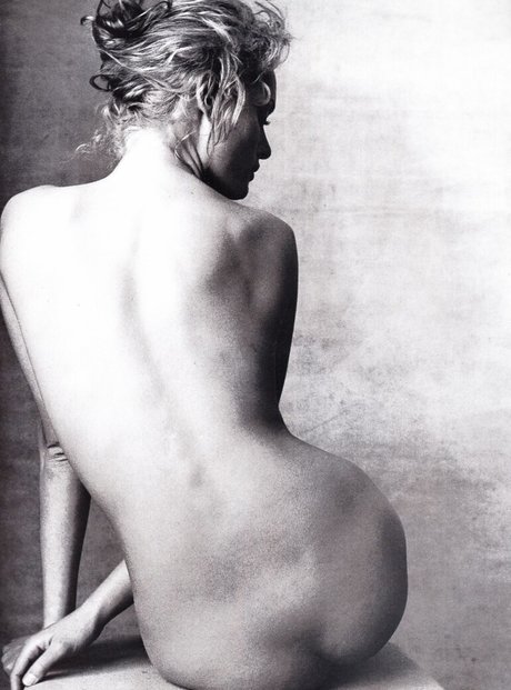 Amber Valletta