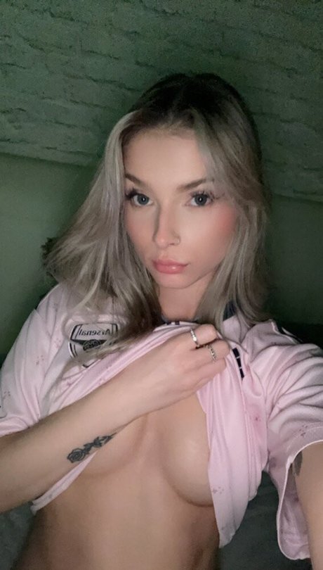 Photo nue de fuite OnlyFans de Carlzplayz
