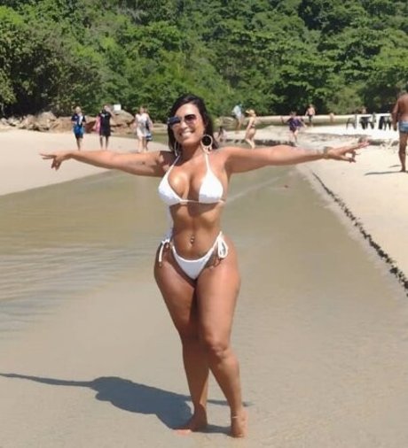 Photo nue de fuite OnlyFans de Gi Souza