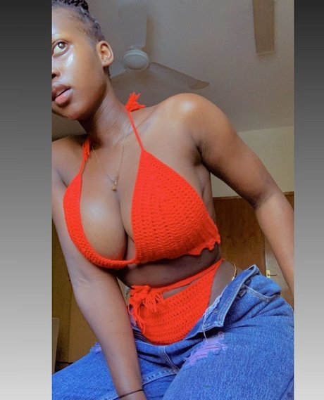 Photo nue de fuite OnlyFans de Kellytumtum