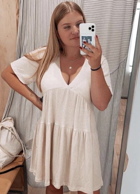 Photo nue de fuite OnlyFans de Aline Zwahlen