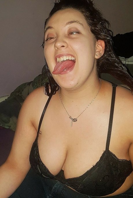 Photo nue de fuite OnlyFans de Cumslutval