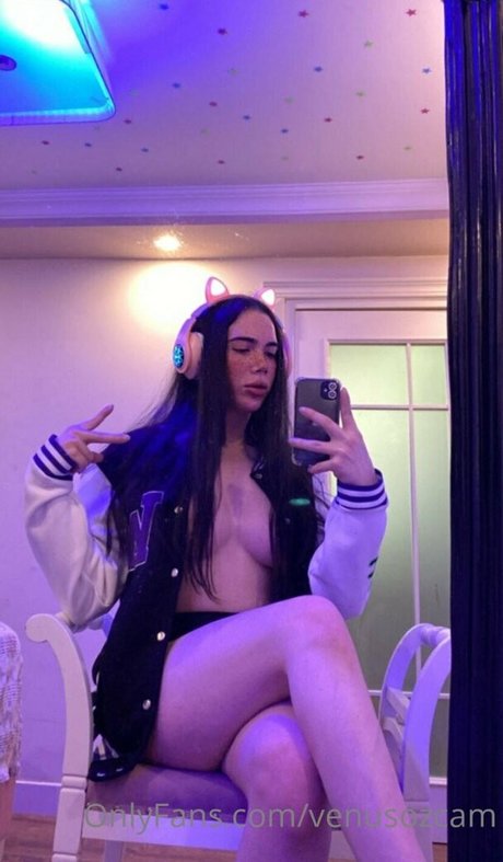 Photo nue de fuite OnlyFans de Venusozcam