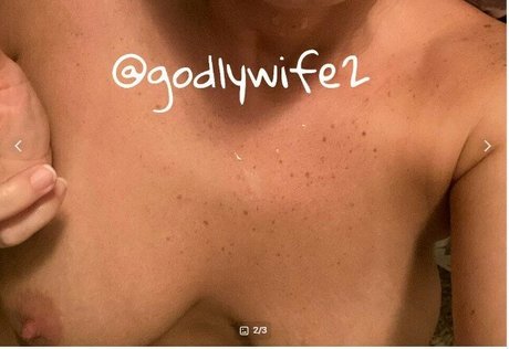 Photo nue de fuite OnlyFans de Godlywife2