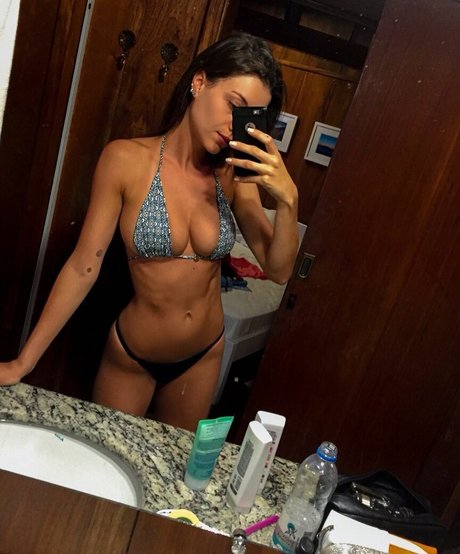 Photo nue de fuite OnlyFans de Ana Karoline