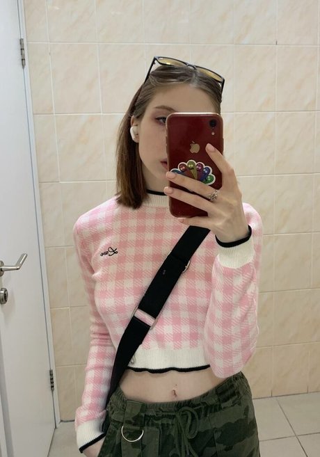 Photo nue de fuite OnlyFans de Softlilgirl