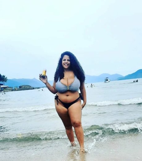 Photo nue de fuite OnlyFans de Mayla Coimbra