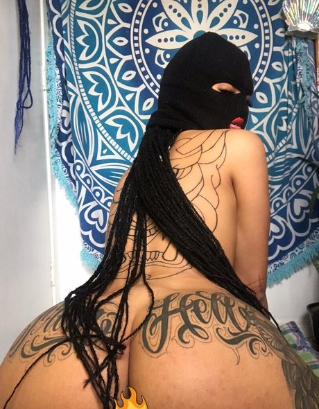 Photo nue de fuite OnlyFans de Loka