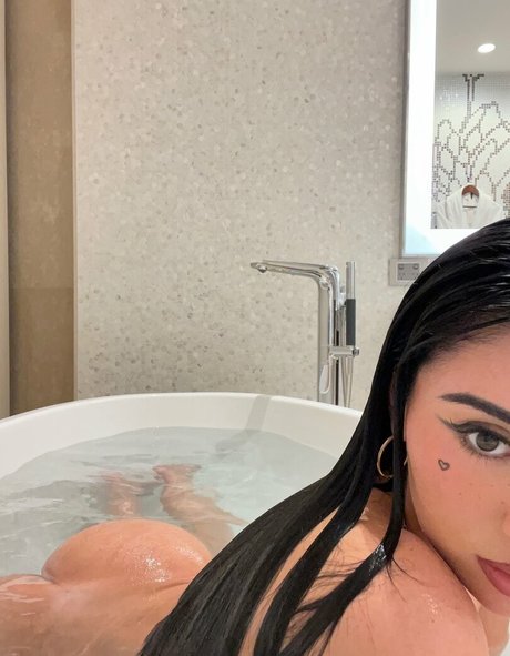 Photo nue de fuite OnlyFans de Mikaelatesta