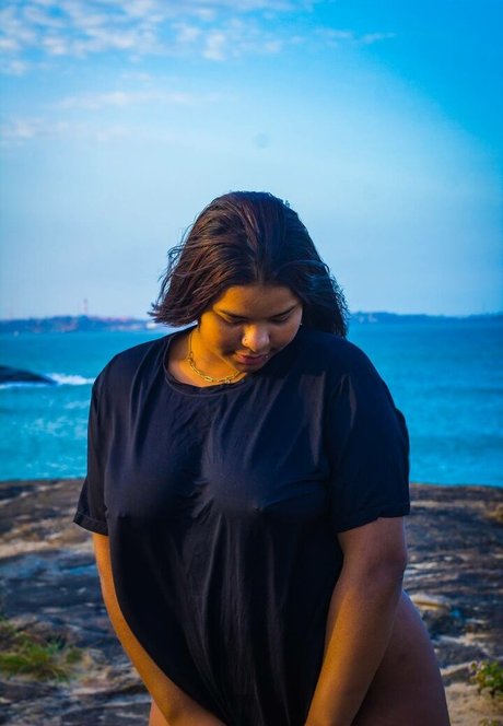 Photo nue de fuite OnlyFans de Jasmini Rodrigues