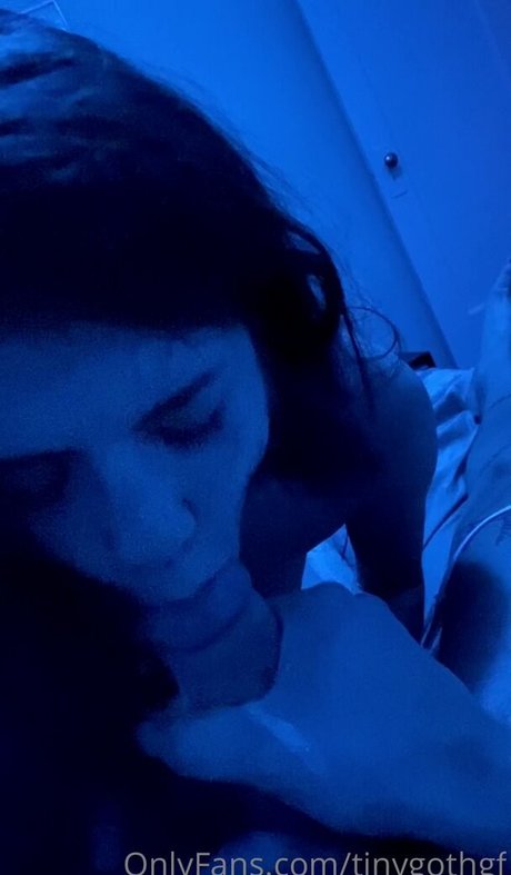 Photo nue de fuite OnlyFans de Tinygothgf