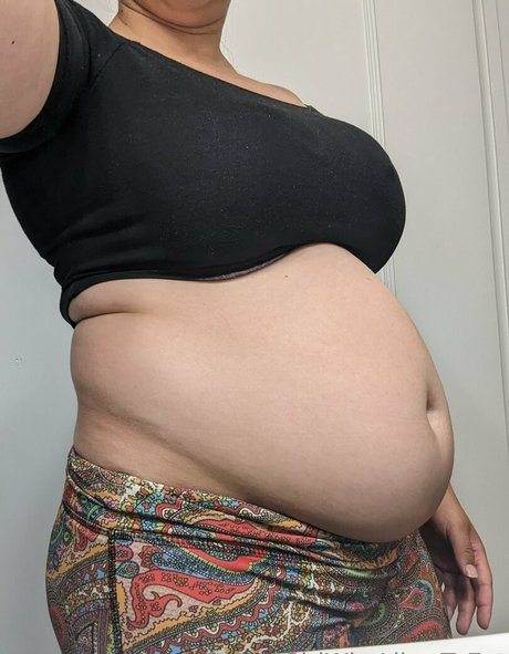 Agirlwholikestoeat