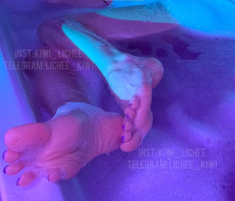 Photo nue de fuite OnlyFans de Licheekiwi