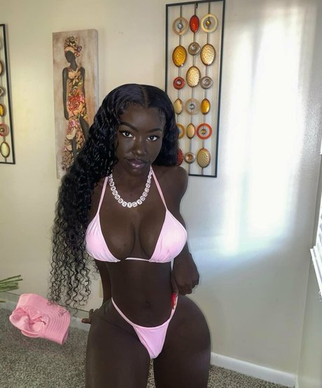 Photo nue de fuite OnlyFans de Lazelle Doll