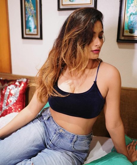 Photo nue de fuite OnlyFans de Desi Nri