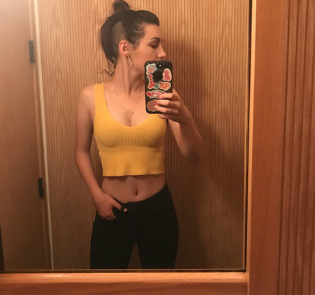Hannah Marks
