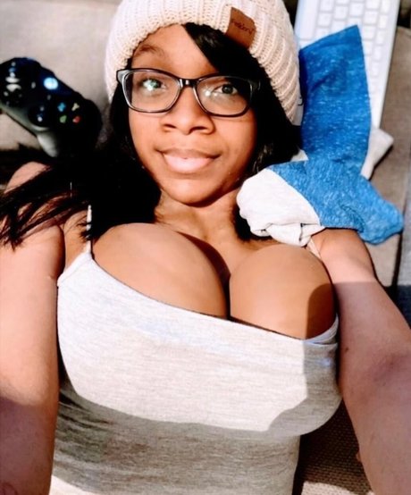 Photo nue de fuite OnlyFans de Yourstrulyjo