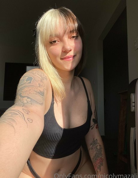 Photo nue de fuite OnlyFans de Nicoly Mazali