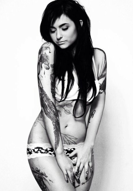 Photo nue de fuite OnlyFans de Tattoo Artists