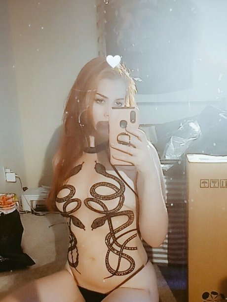 Photo nue de fuite OnlyFans de Smokeandsomno