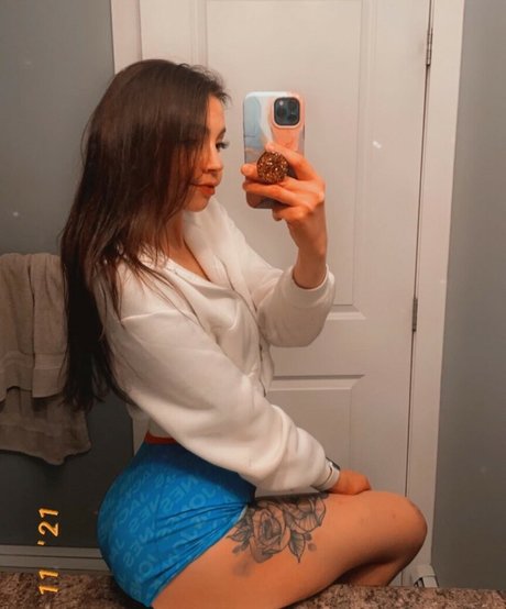 Photo nue de fuite OnlyFans de Lilravebby