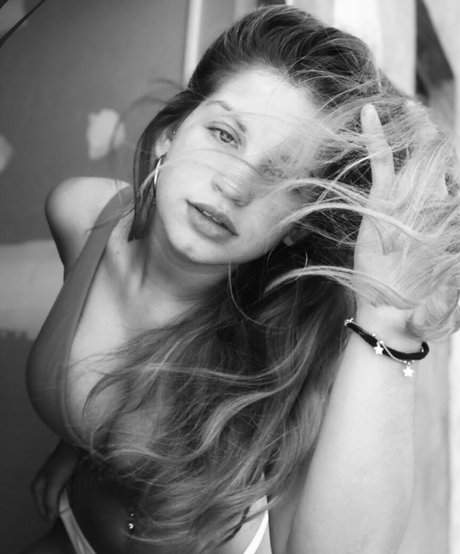 Photo nue de fuite OnlyFans de Abigail Maison
