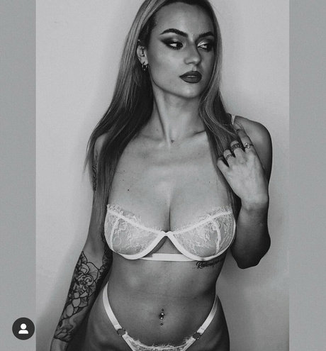 Photo nue de fuite OnlyFans de Linda Fioretti