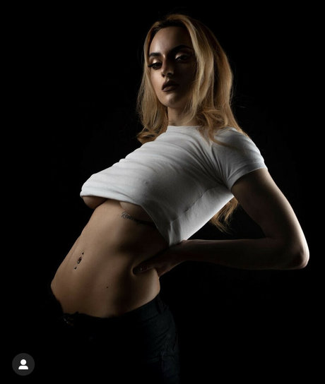 Photo nue de fuite OnlyFans de Linda Fioretti