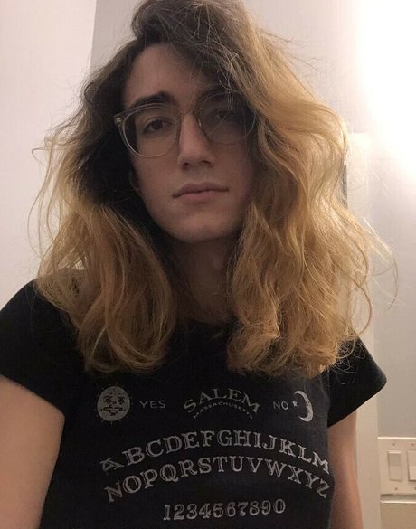 Photo nue de fuite OnlyFans de Autoautophilia