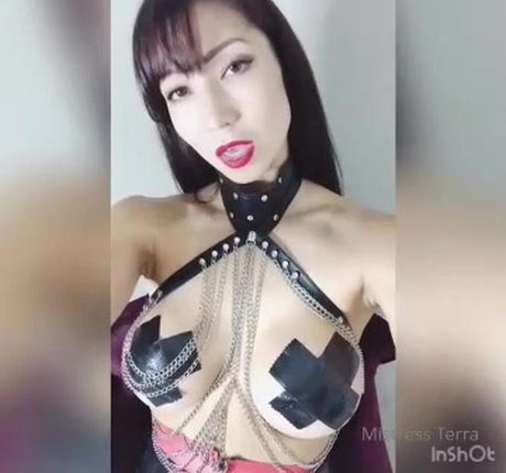 Photo nue de fuite OnlyFans de Dominant Mommy