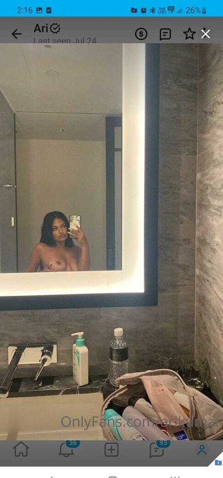 Photo nue de fuite OnlyFans de Ari Kumar