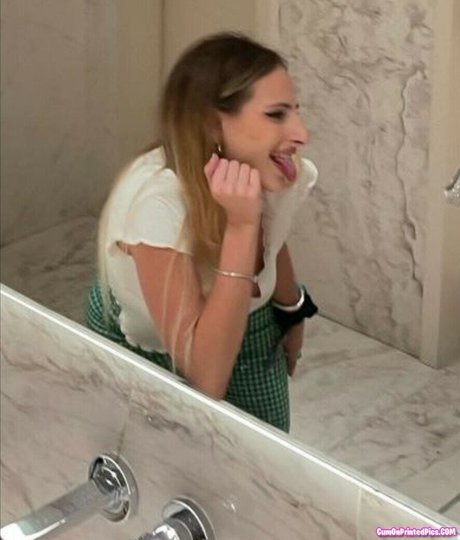 Photo nue de fuite OnlyFans de Sophia Zisi