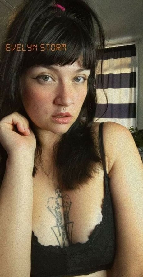 Photo nue de fuite OnlyFans de Evelynstorm