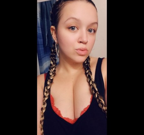 Photo nue de fuite OnlyFans de Thickbellamel