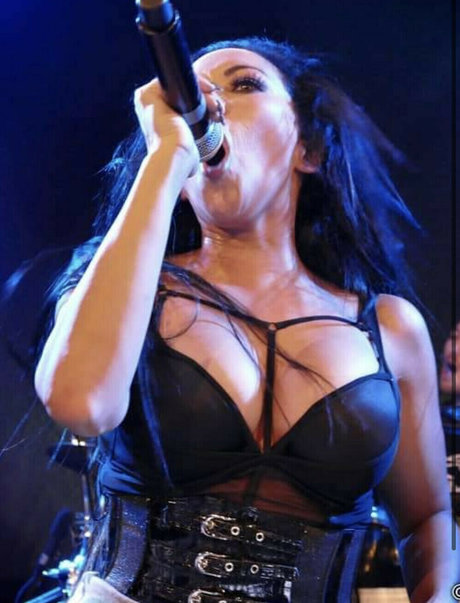 Photo nue de fuite OnlyFans de Womenmetal