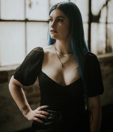 Photo nue de fuite OnlyFans de Womenmetal