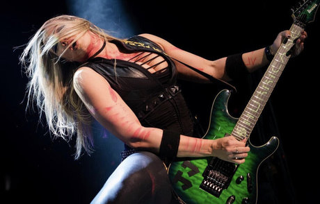 Photo nue de fuite OnlyFans de Womenmetal