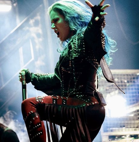 Photo nue de fuite OnlyFans de Womenmetal