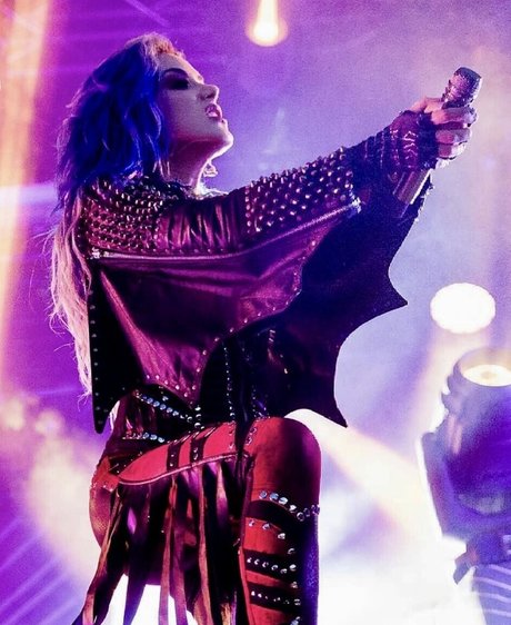 Photo nue de fuite OnlyFans de Womenmetal