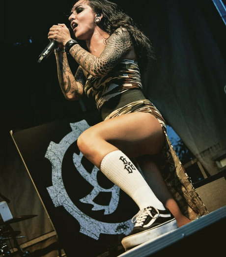 Photo nue de fuite OnlyFans de Womenmetal