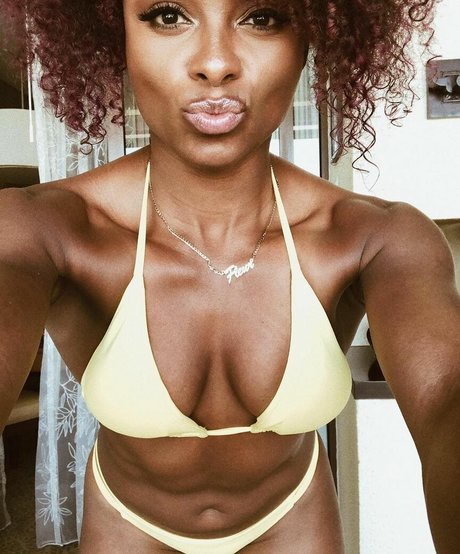 Photo nue de fuite OnlyFans de Fleur East