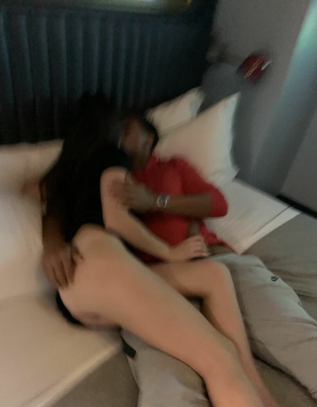 Photo nue de fuite OnlyFans de Akhotwifecpl