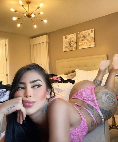 Photo nue de fuite OnlyFans de Mcmirella