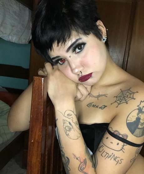 Photo nue de fuite OnlyFans de Slugsataniic