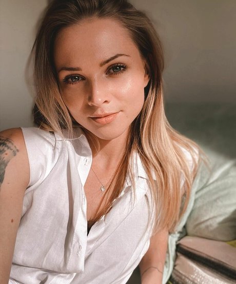 Photo nue de fuite OnlyFans de Lussy