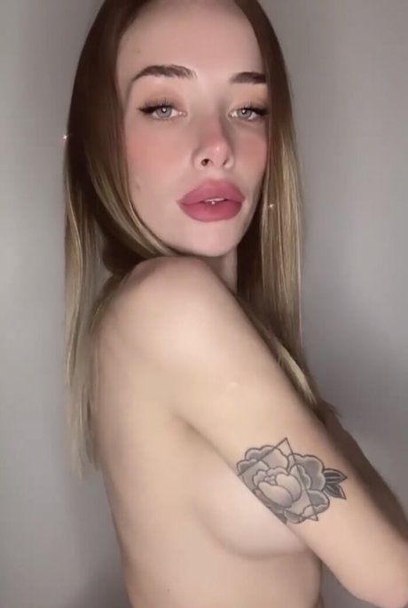 Photo nue de fuite OnlyFans de Melu Yoverno