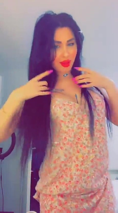 Photo nue de fuite OnlyFans de Mira Nouri